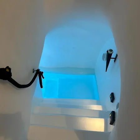 Argy's Luxury Caves 메갈로호리